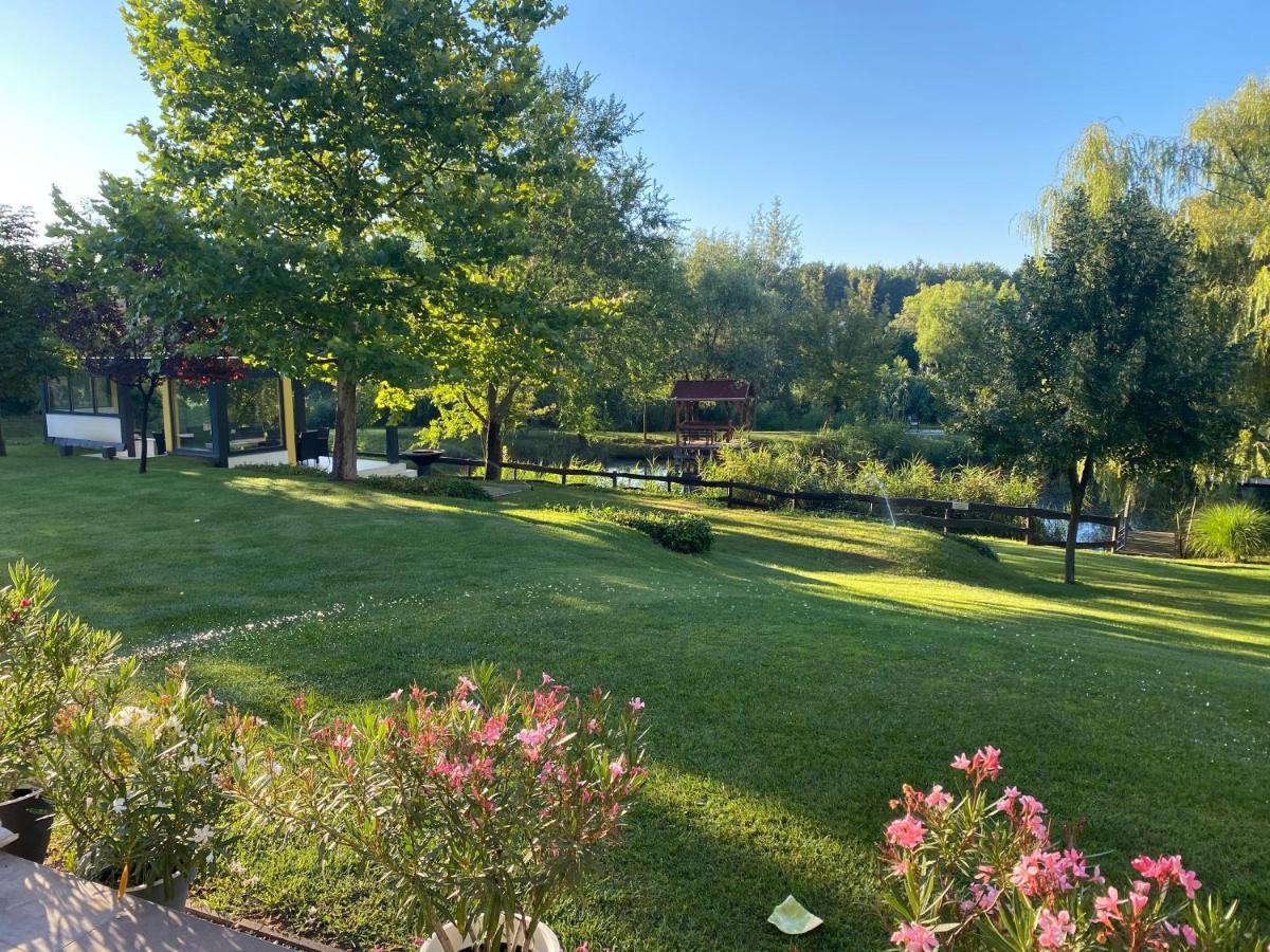 Kuria Vendeghaz Hotel Poroszló Buitenkant foto