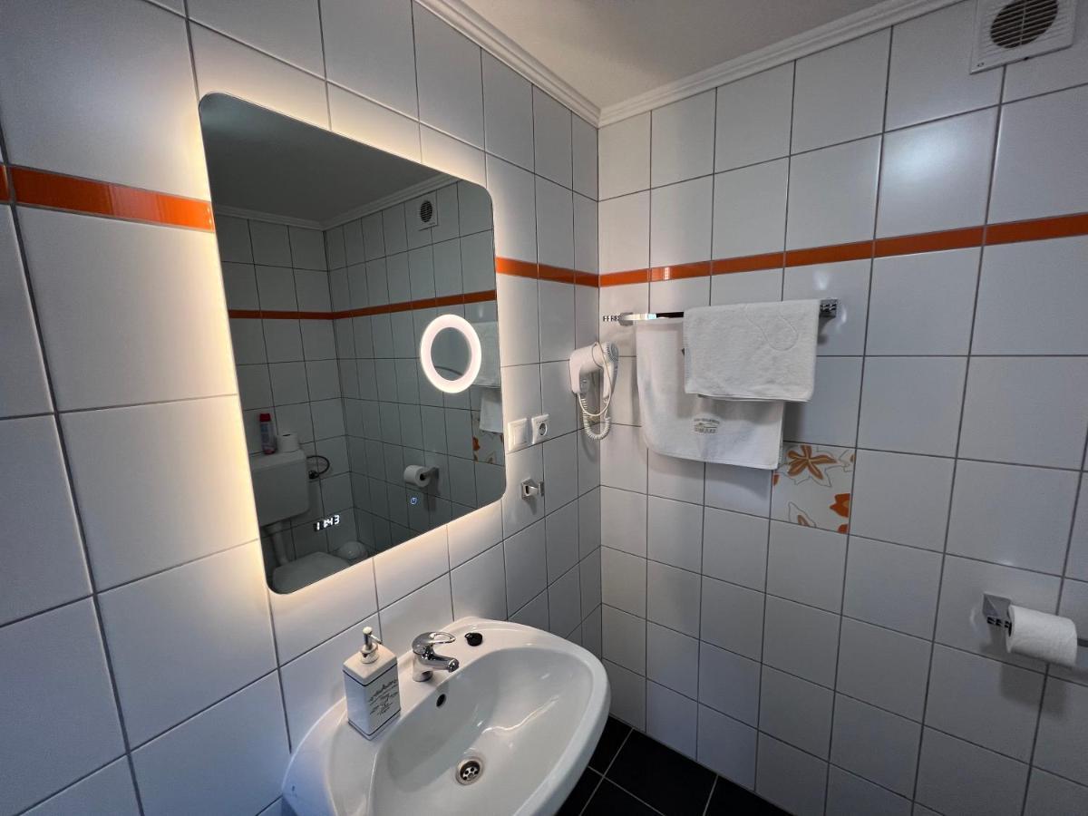 Kuria Vendeghaz Hotel Poroszló Buitenkant foto