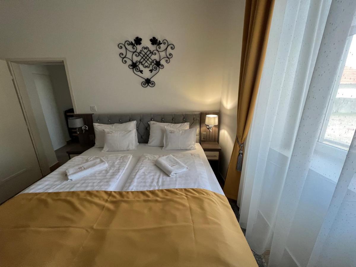 Kuria Vendeghaz Hotel Poroszló Buitenkant foto